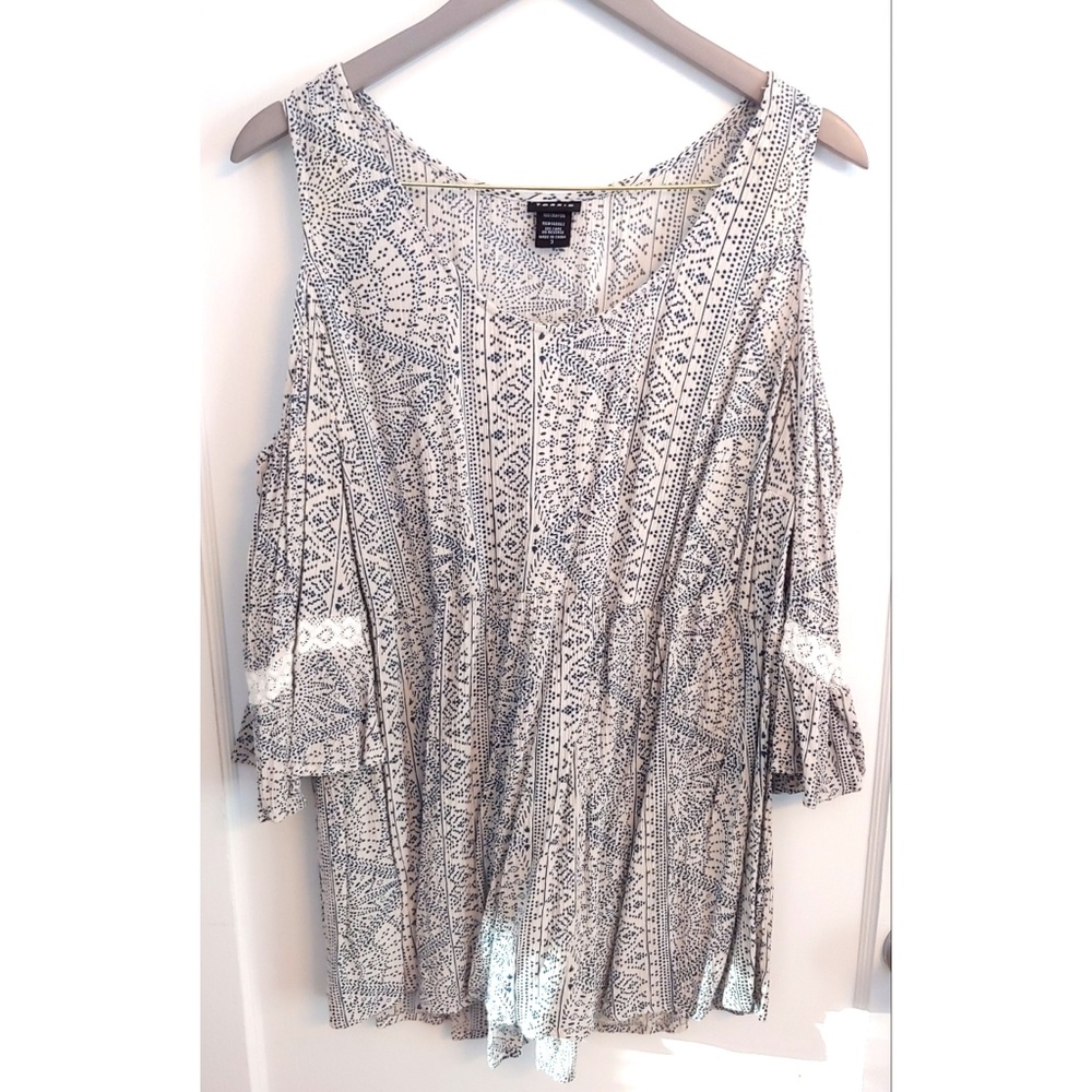 Torrid Size 3 Cold Shoulder Top
